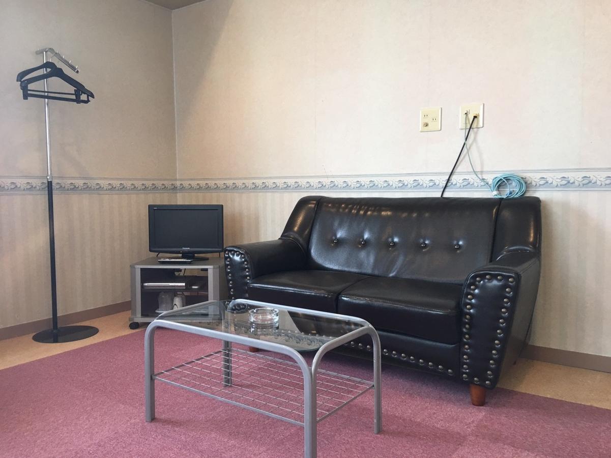 Business Hotel La Firenze Токио Экстерьер фото