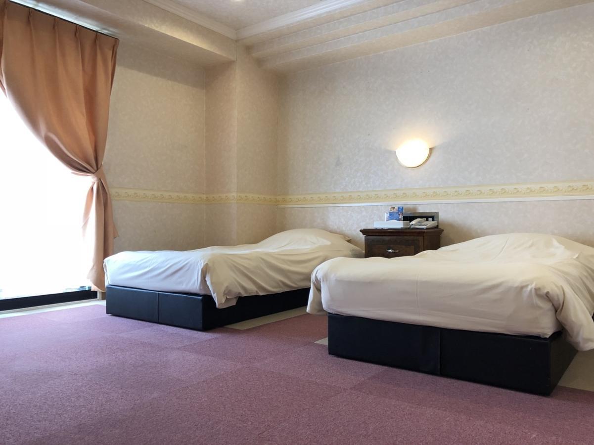 Business Hotel La Firenze Токио Экстерьер фото