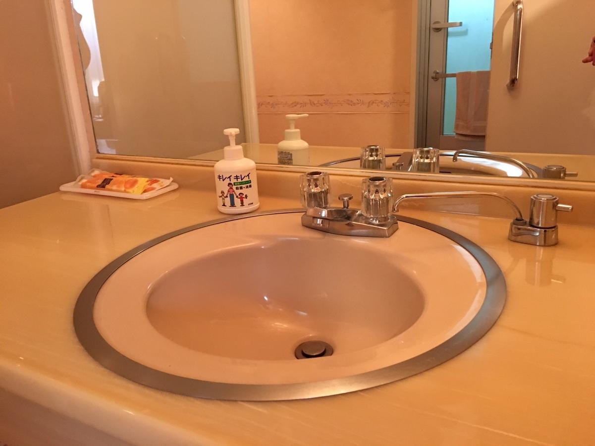Business Hotel La Firenze Токио Экстерьер фото